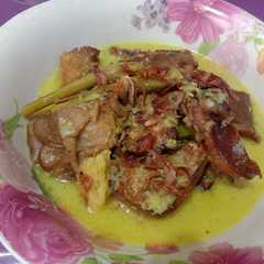 A picture of Iwak Pe bumbu opor.