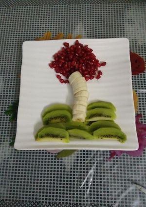 A picture of Tri-colour fruit  platter.