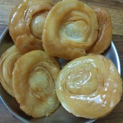 A picture of चिरोटे.