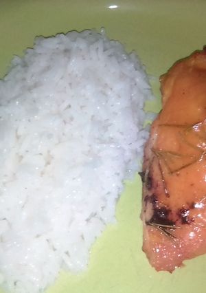 Una foto de Muslos de pollo con miel y mostaza!