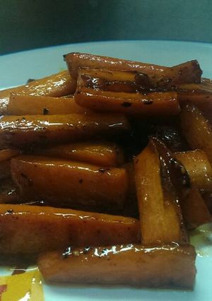A picture of Honey glazed fried Carrots.