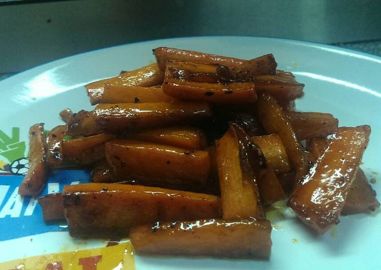 Steps to Make Super Quick Homemade Honey glazed fried Carrots