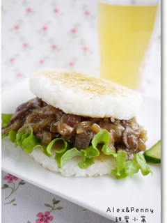洋蔥牛肉米漢堡 的食譜成品照片