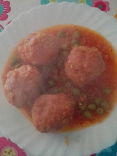 Una foto de Albóndigas de pollo con salsa de tomate