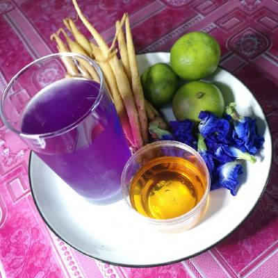 สูตร น้ำกระชายอัญชัน​ น้ำผึ้งมะนาว โดย Pit'Nee Kraikongjit - Cookpad