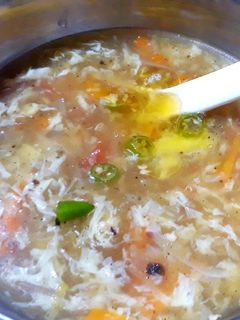 চিকেন ভেজিটেবল স্যুপ (chicken vegetable soup recipe in Bengali) রেসিপির প্রধান ছবি