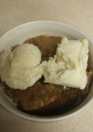 A picture of Slow Cooker Apple Spice Cake.
