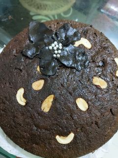 চকোলেট কেক উইথ চকোলেট ফ্লাওয়ার (chocolate cake with chocolate flower recipe in Bengali) রেসিপির প্রধান ছবি