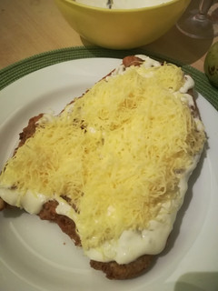 Teljes kiőrlésű, túrós lángos recept fotója