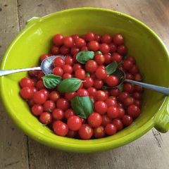 A picture of Simple Tomato Salad.