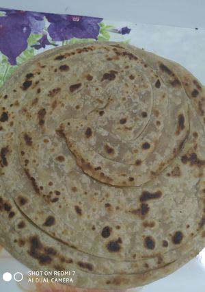 લચ્છા પરાઠા(lachcha parotha recipe ingujarati ( રેસીપી મુખ્ય ફોટો