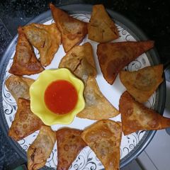 A picture of Chef Namrata's Royal Baingan Samosa.
