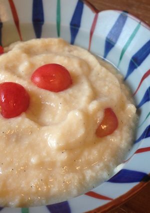 A picture of Easy Homemade Vanilla Bean Pudding.