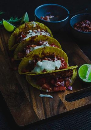 A picture of Chicken in Sweet Tomato sauce Tacos.