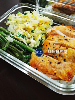 【一鍋到底】香煎雞腿便當 的食譜成品照片