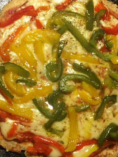 Una foto de Pizza sin harina a base de pollo