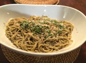 Una foto de Pasta Tropical en Jugo de Mandarina y Pesto