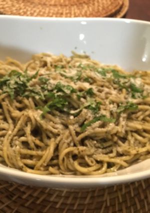Una foto de Pasta Tropical en Jugo de Mandarina y Pesto
