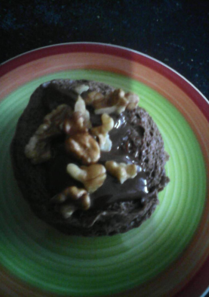 Una foto de Postre en taza sin harina y sin azúcar. Se hace en 4 minutos