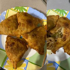 A picture of Chowmein samosa.