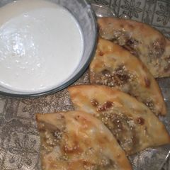 A picture of Qeemy ke naan.