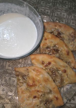 A picture of Qeemy ke naan.