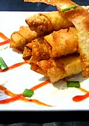 A picture of Chicken cheese Tandoori roll🌯.