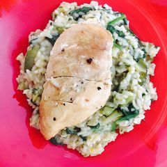 A picture of Low FODMAP risotto and chicken.