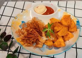 Bí đỏ và nấm kim châm chiên giòn