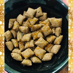 A picture of Choco pops pillows with honey.