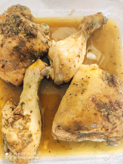 Una foto de Muslos de pollo asados en bolsa. Muy fácil