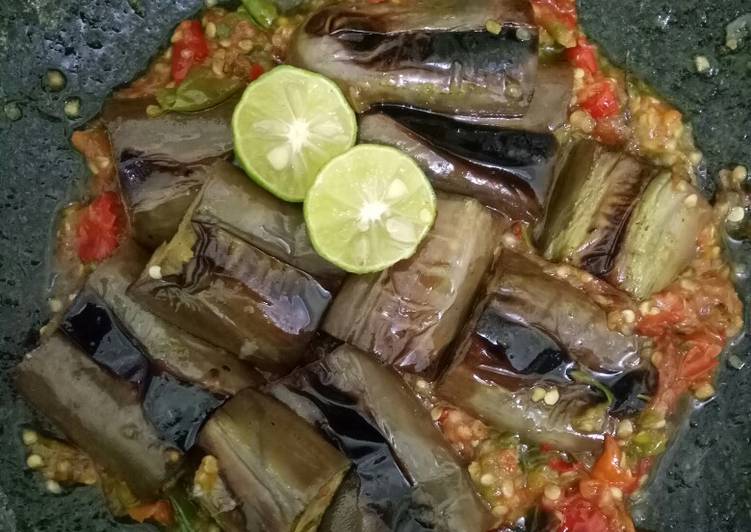 Terong pecak simpel ala pak suami