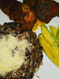 Una foto de Arroz de lentejas crujientes
