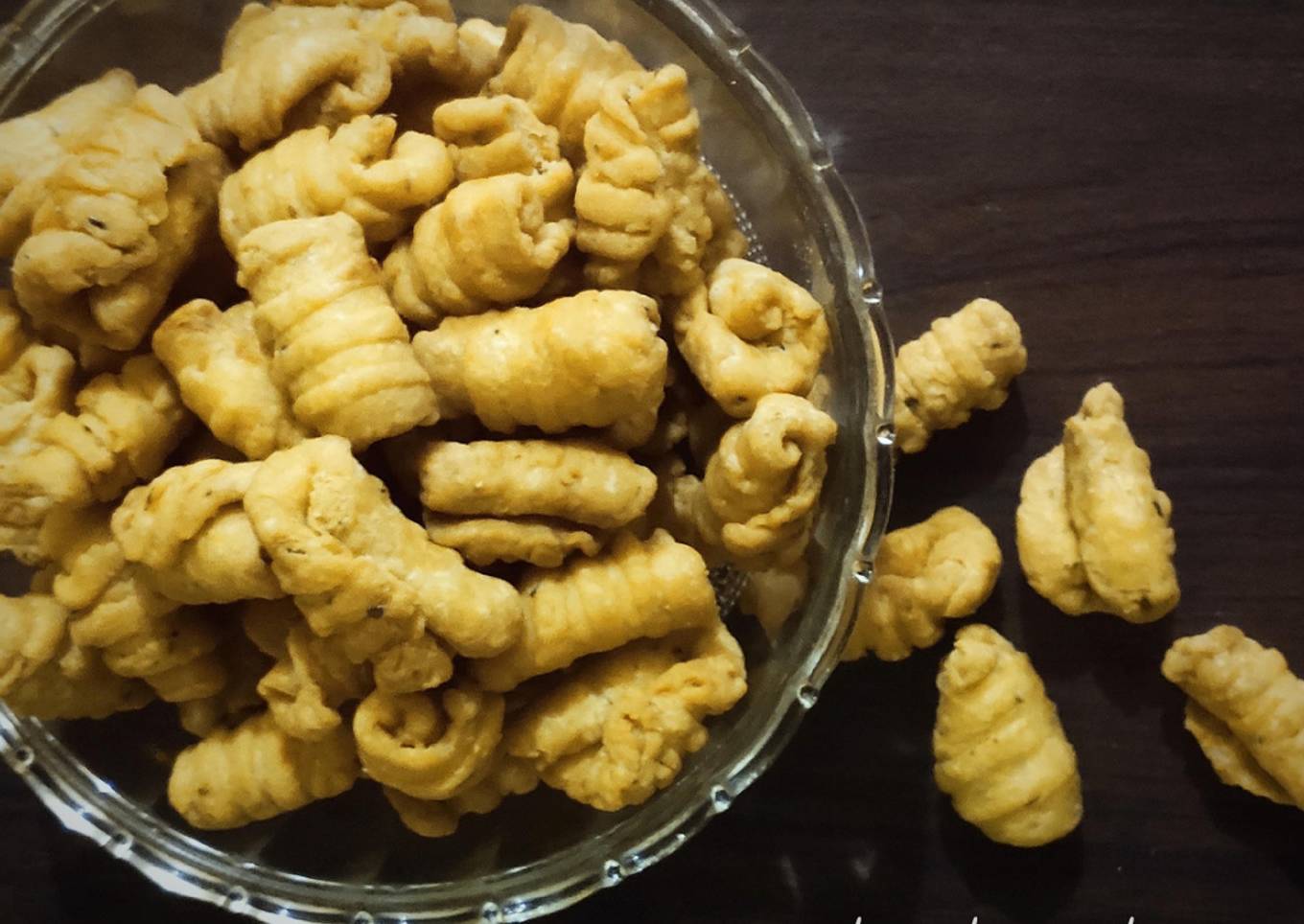 Kue keong kriyuk