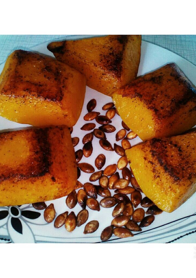 A picture of Pumpkin and pumpkin seeds.