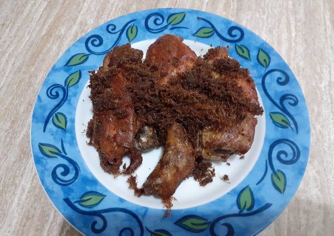 Langkah Mudah untuk Menyiapkan Ayam goreng lengkuas ala padang yang
Enak Banget