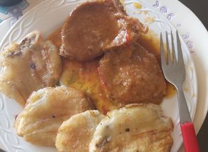Una foto de Lomo de Res Puyado con salsa y finas hierbas