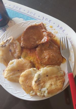 Una foto de Lomo de Res Puyado con salsa y finas hierbas