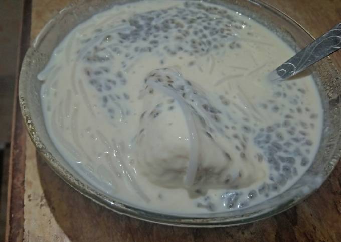 Street food style kulfi falood with homemade kulfi and sev Recipe