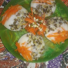 A picture of Sprouts idli.