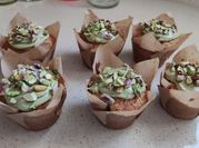 Una foto de coberturas para muffins