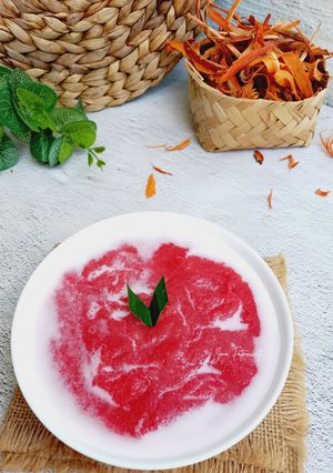 Foto resep Bubur singkong dengan pewarna kayu secang