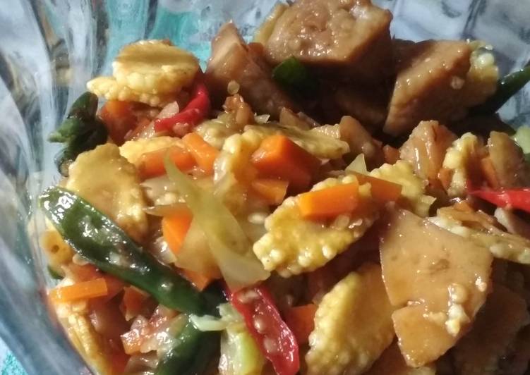 Langkah Mudah untuk Membuat Tumis Campur (Jagung muda+bakso+kobis+wortel), Enak Banget