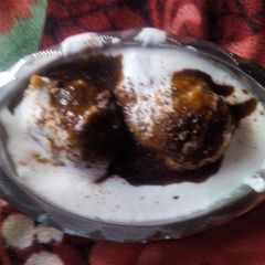Dahi bhalle A picture of Dahi bhalle.