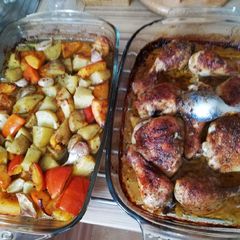 A picture of Grilled chicken with grilled potatoes and hokaido pumpkin.