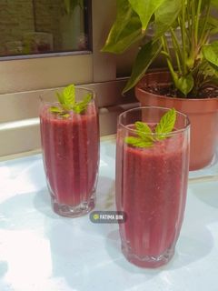 صورة لوصفة سموذي التوت البري 💖