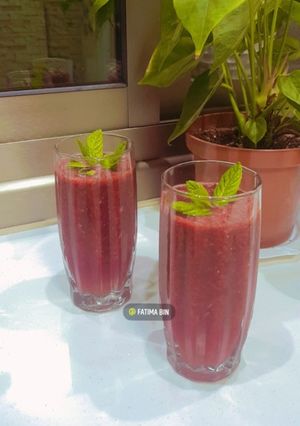 صورة لوصفة سموذي التوت البري 💖