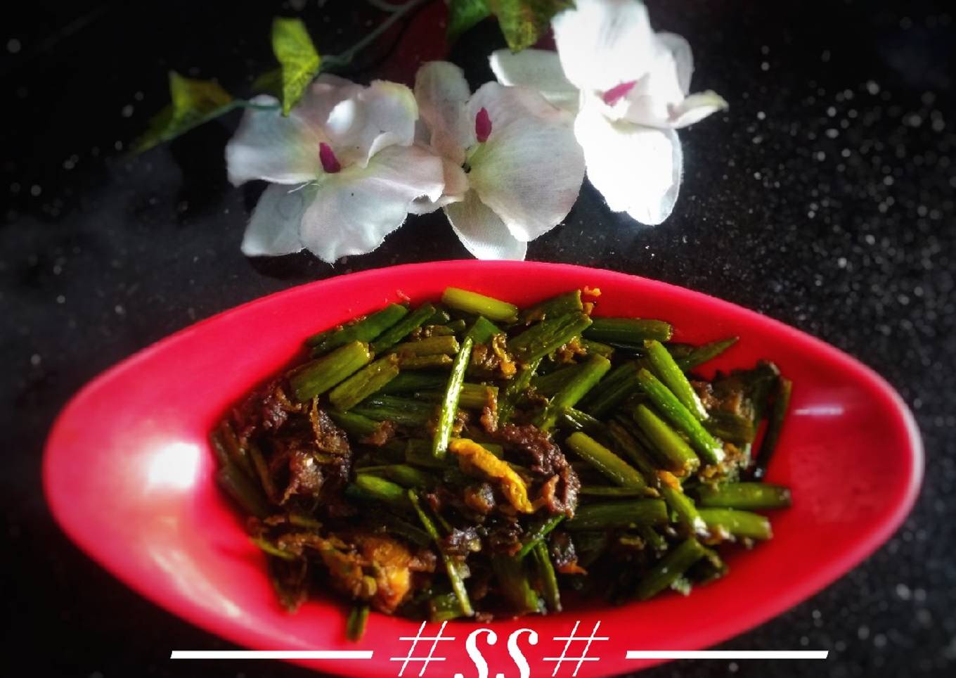 Cabbage with onion sprouts fry
