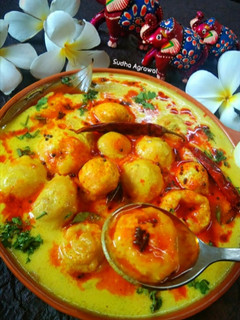 राजस्थानी कढ़ी पकौड़ा (Rajasthani kadhi pakoda recipe in Hindi) रेसिपी मुख्य फोटो