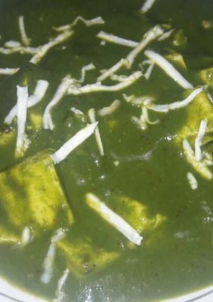 पालक पनीर (Palak paneer recipe in hindi) रेसिपी मुख्य फोटो